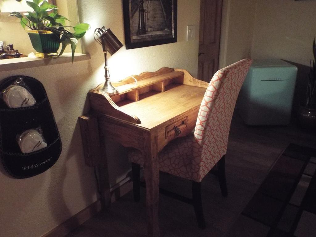 Globetrotter Lodge Холбрук Екстериор снимка