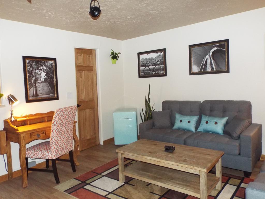 Globetrotter Lodge Холбрук Екстериор снимка