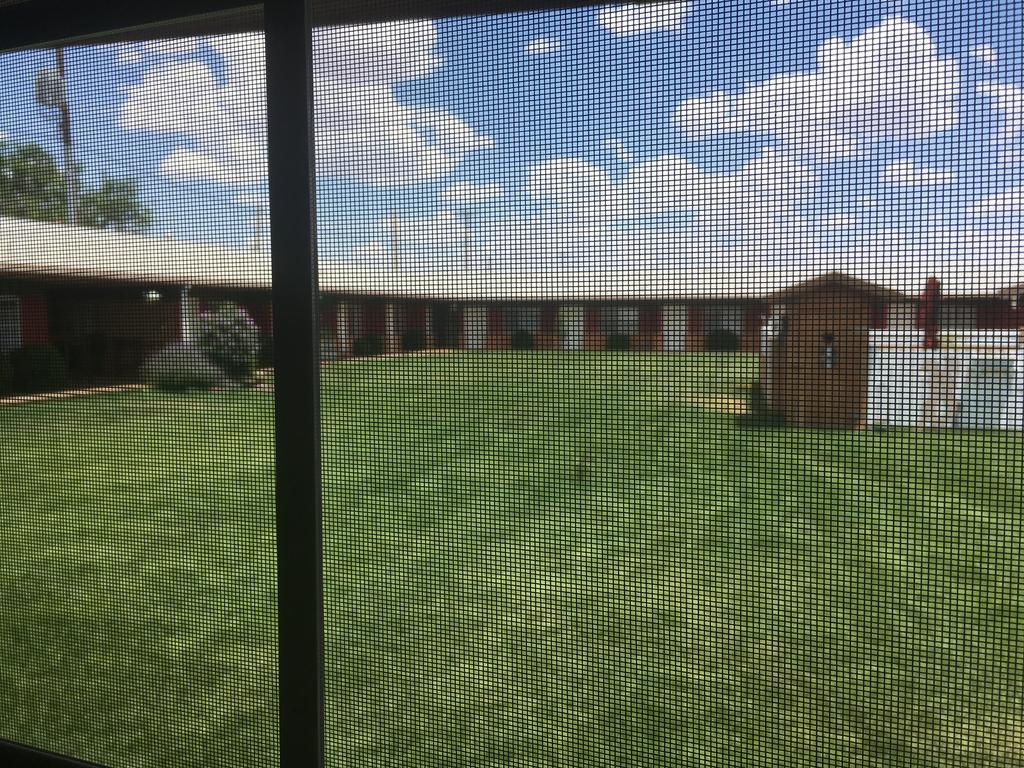 Globetrotter Lodge Холбрук Екстериор снимка
