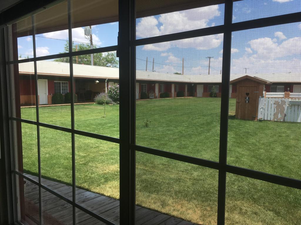 Globetrotter Lodge Холбрук Екстериор снимка